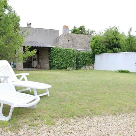 Maison Au Calme A 400m De La Plage, La Bree-les-bains, Jardin Clos, Veranda, 2 Chambres, 4 Couchages - Fr-1-246a-74 Holiday home *