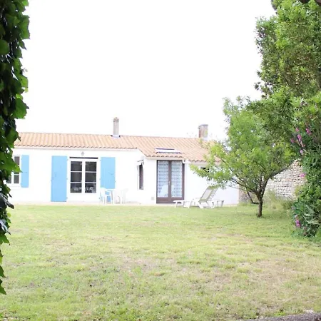 Maison Au Calme A 400m De La Plage, La Bree-les-bains, Jardin Clos, Veranda, 2 Chambres, 4 Couchages - Fr-1-246a-74 Holiday home